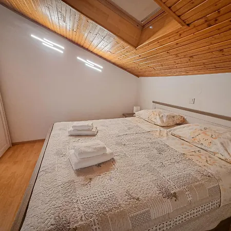 Marija Nada Apartament Malinska